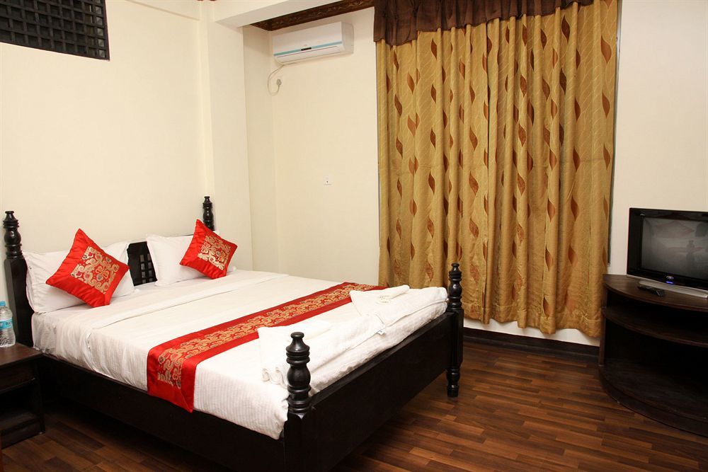 Dream Nepal Hotel And Apartment Катманду Екстер'єр фото