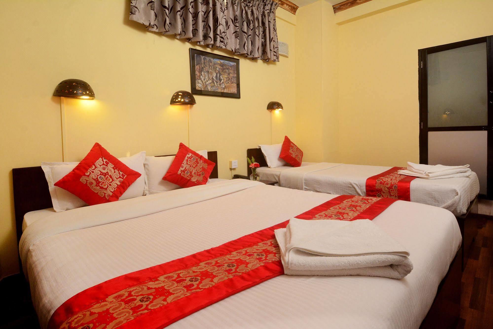 Dream Nepal Hotel And Apartment Катманду Екстер'єр фото