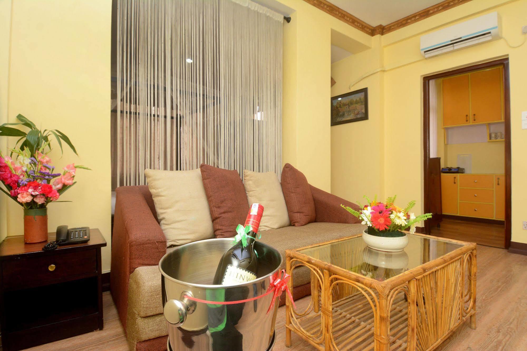 Dream Nepal Hotel And Apartment Катманду Екстер'єр фото