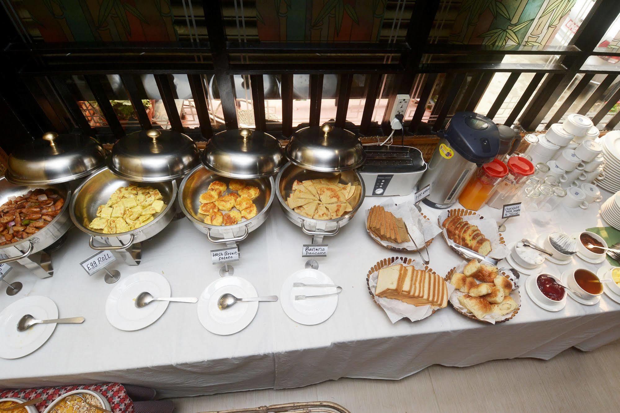 Dream Nepal Hotel And Apartment Катманду Екстер'єр фото